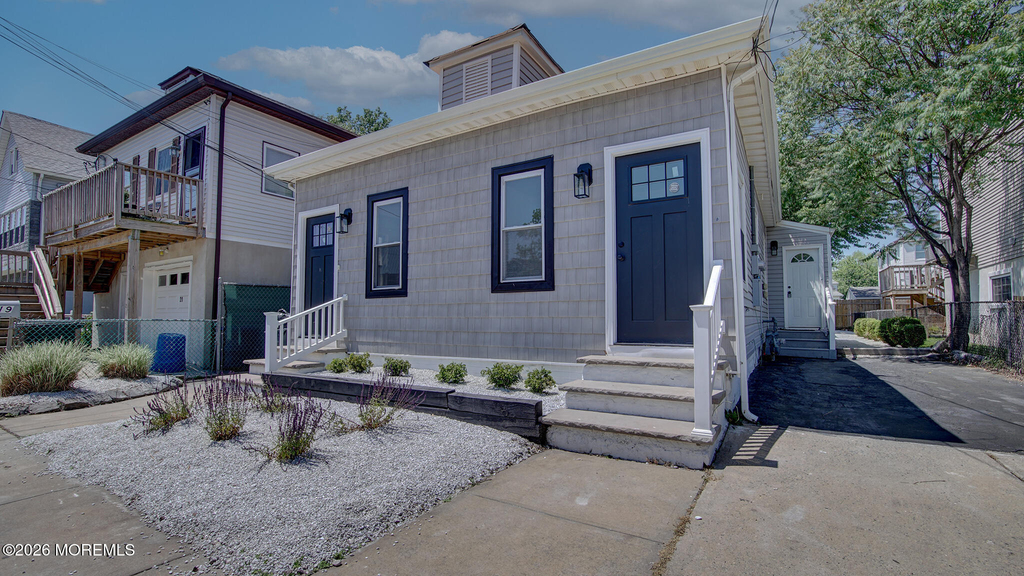 19 Bayview Avenue - Photo 1
