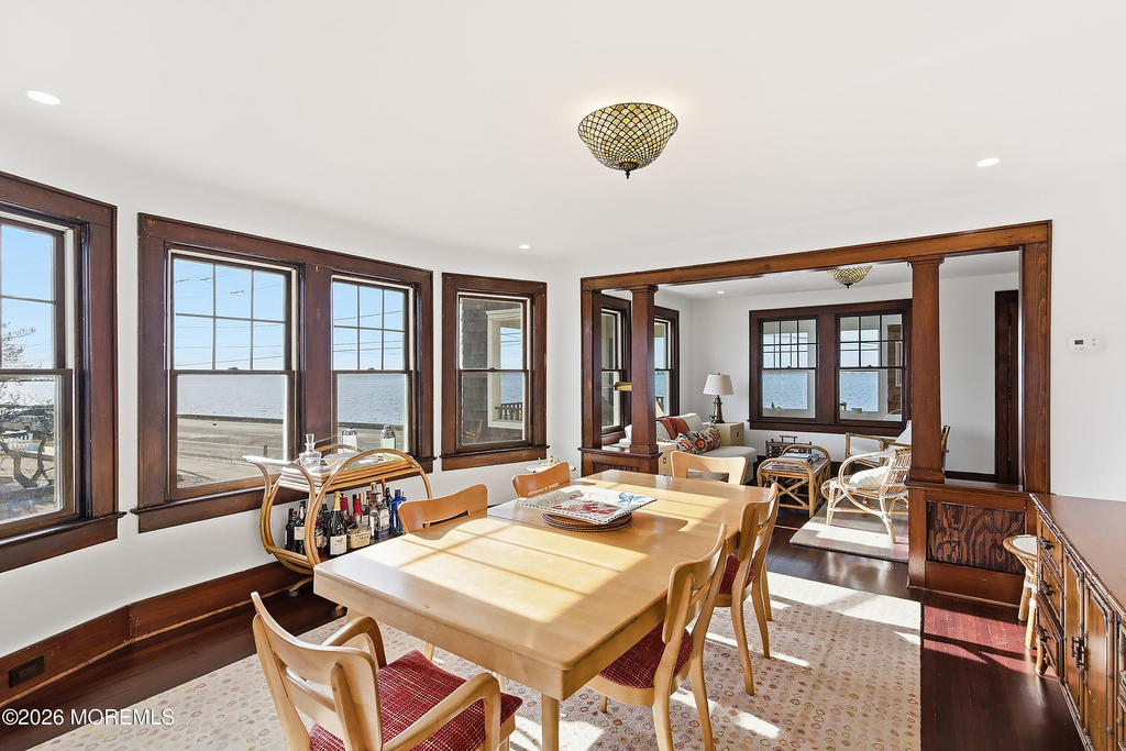 600 N Bayview Avenue - Photo 1