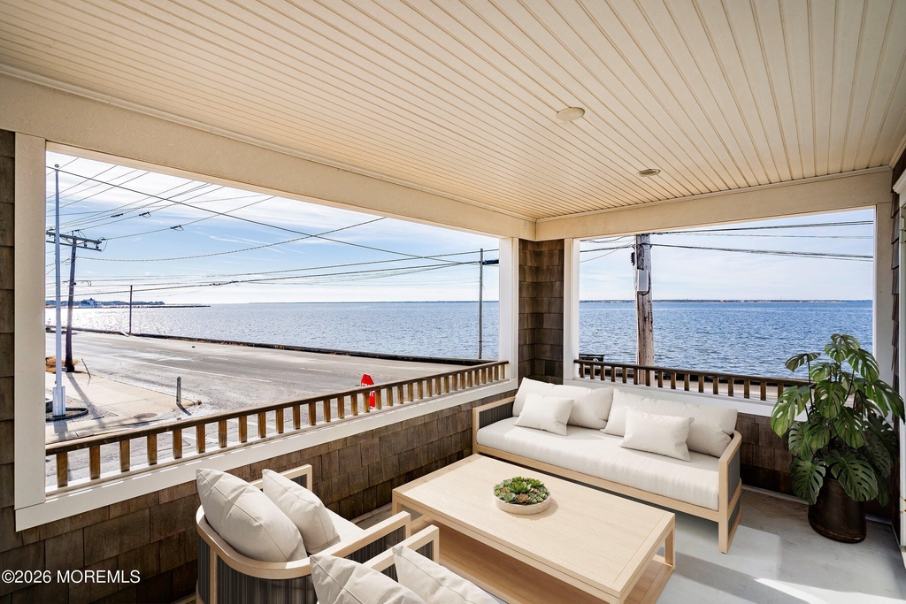 600 N Bayview Avenue - Photo 9