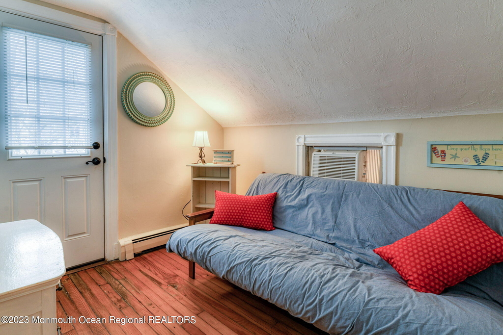 34 Webb Avenue - Photo 10