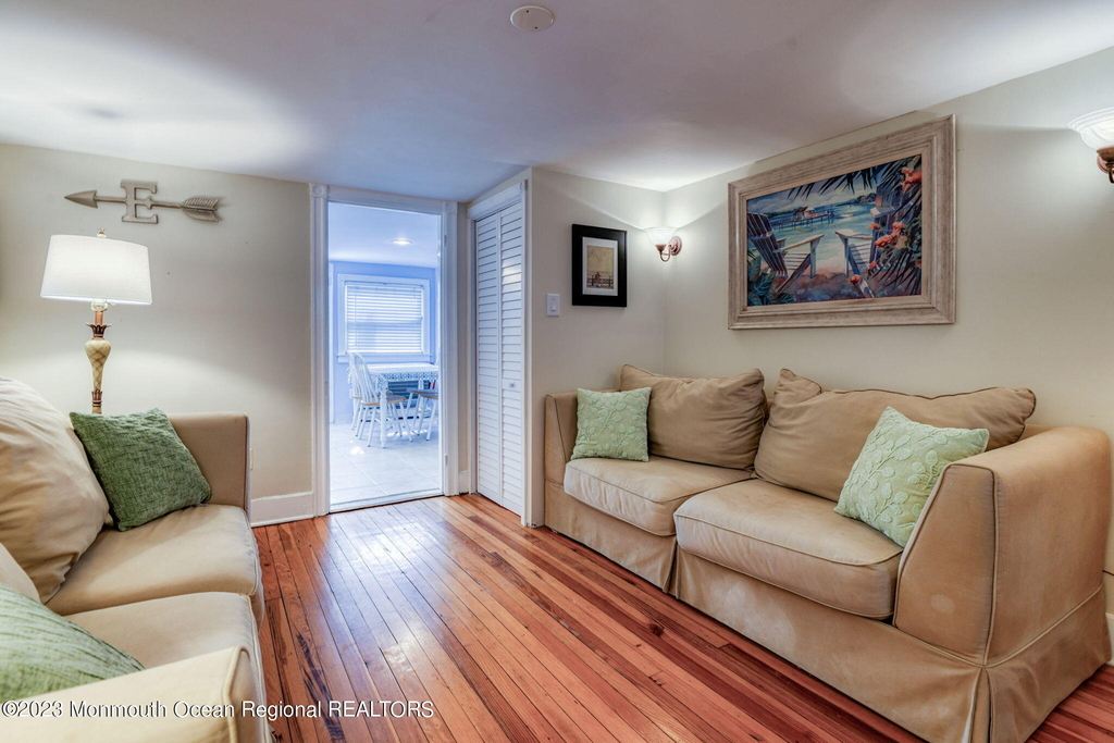 34 Webb Avenue - Photo 5