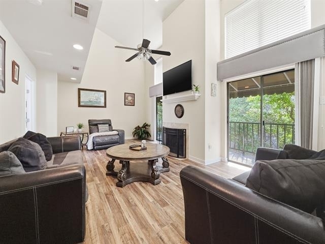 4402 Holland Avenue - Photo 3