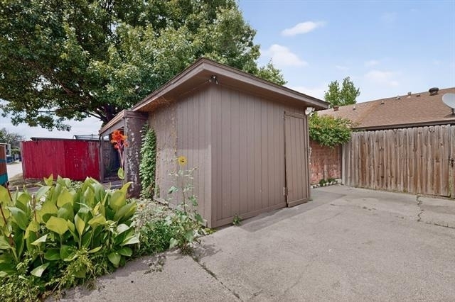 312 Cole Street - Photo 30