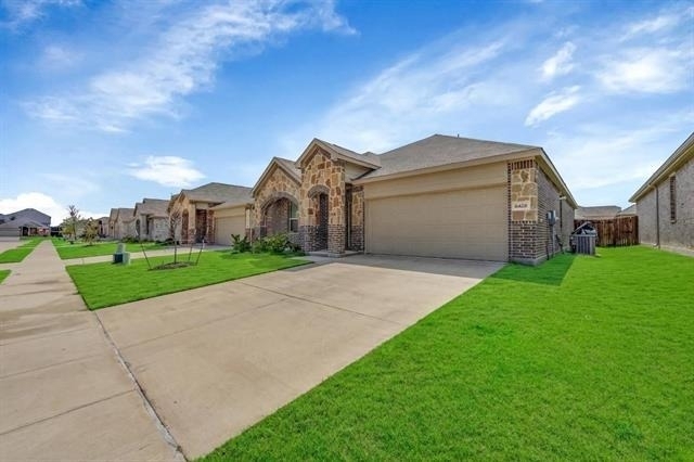 8425 Honeylocust Street - Photo 30