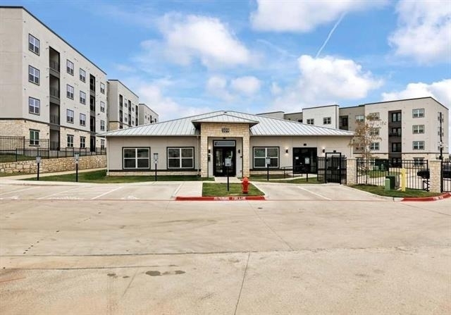 2551 N Guadalupe Street - Photo 0