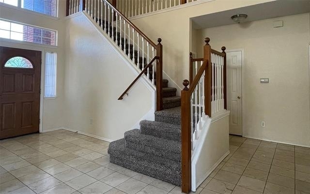 1409 Burlington Drive - Photo 2