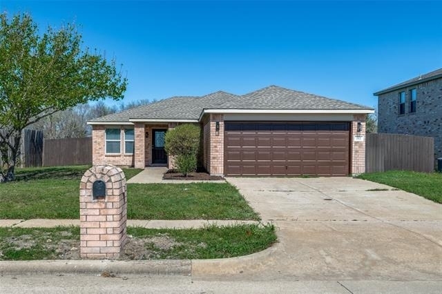 312 Stanford - Photo 1
