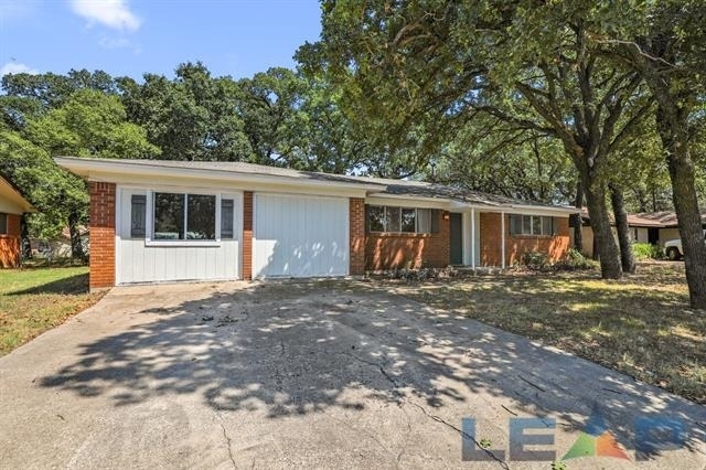 1917 Jacqueline Drive - Photo 0