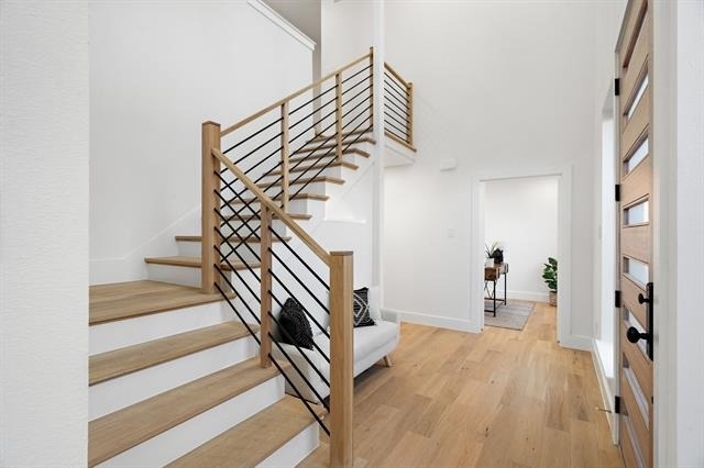 2348 Wycliff Avenue - Photo 7