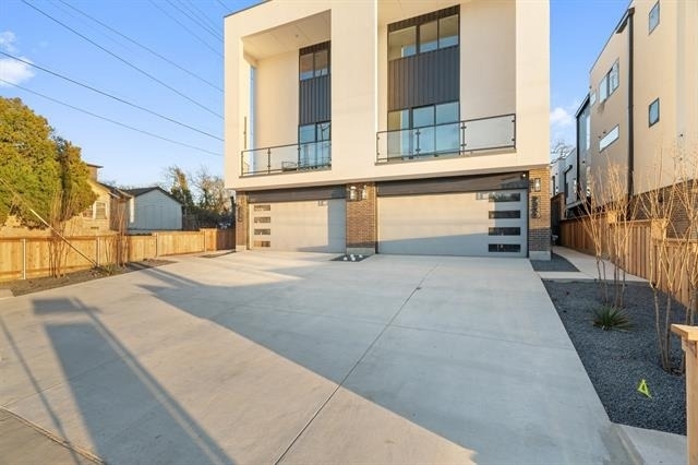 2348 Wycliff Avenue - Photo 2