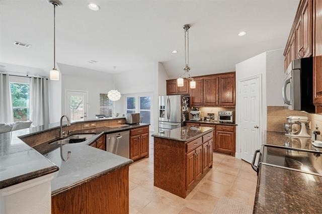 2504 Maple Stream Drive - Photo 9