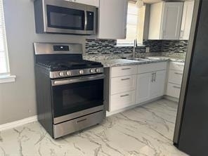 4425 Jane Anne Street - Photo 4