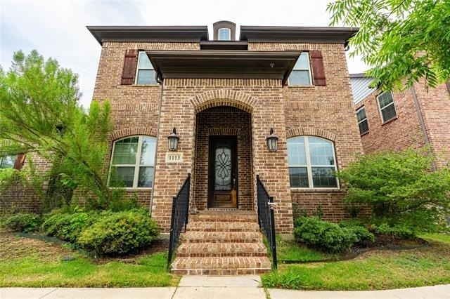 1113 Peacock Boulevard - Photo 2