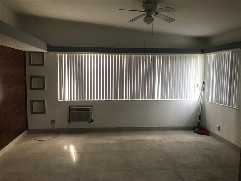 725 S 20th Avenue - Photo 4