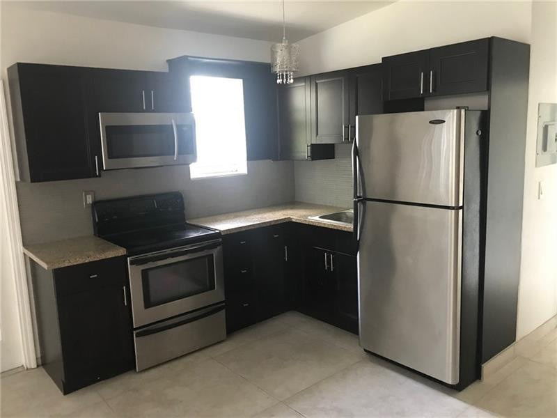 725 S 20th Avenue - Photo 2