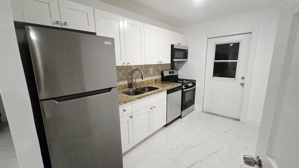 2849 Ne 13th Avenue - Photo 12