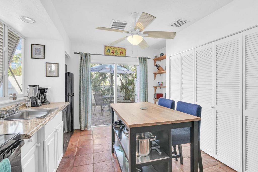 3218 Palm Drive - Photo 16