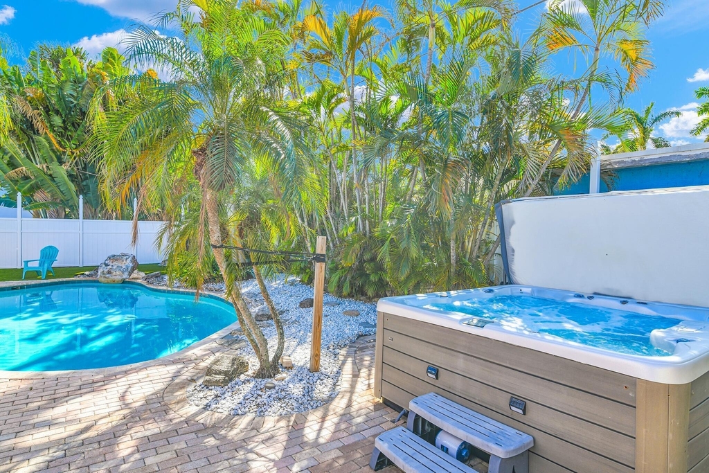 3218 Palm Drive - Photo 2