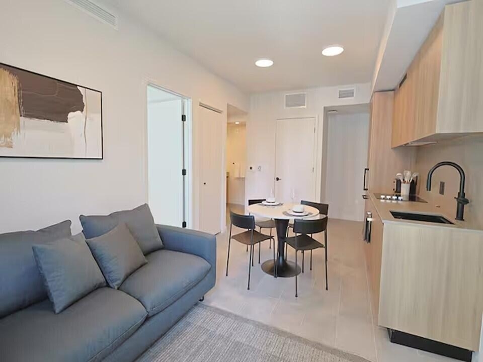 121 Ne 5th Street - Photo 2