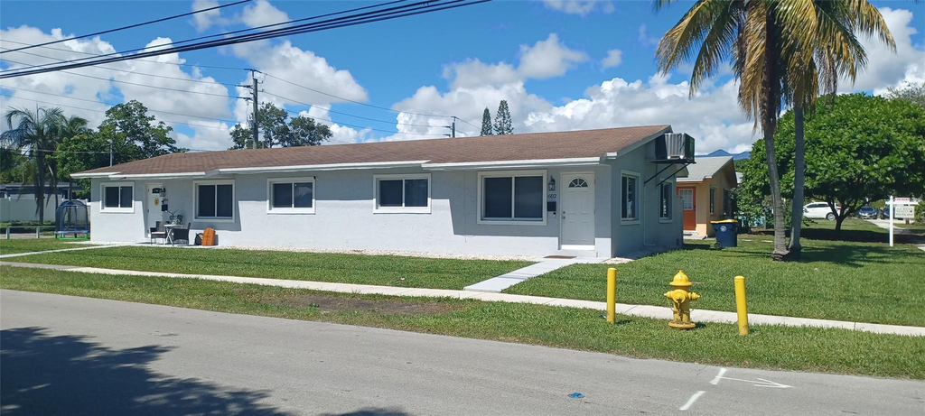 602 Se 2nd Avenue - Photo 1