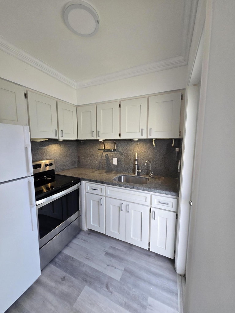2849 Ne 30th Street - Photo 5