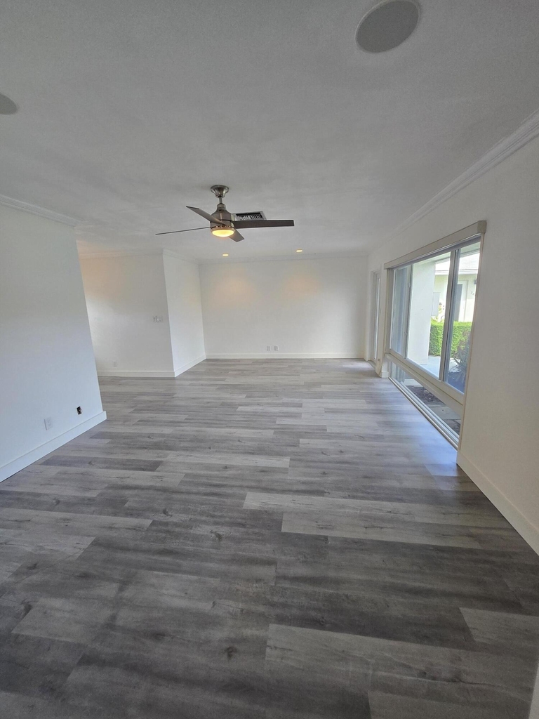 2849 Ne 30th Street - Photo 3