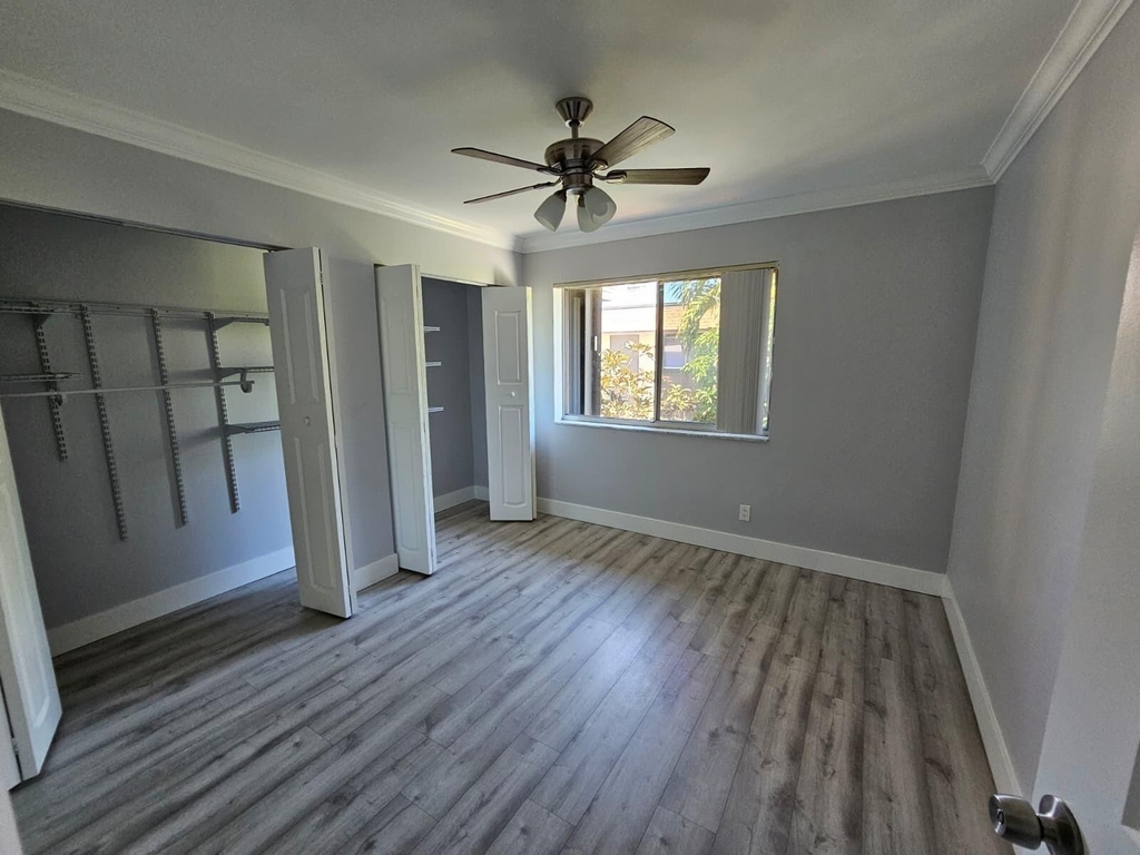 2148 Sherwood Forest Boulevard - Photo 21