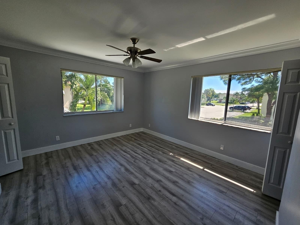 2148 Sherwood Forest Boulevard - Photo 30