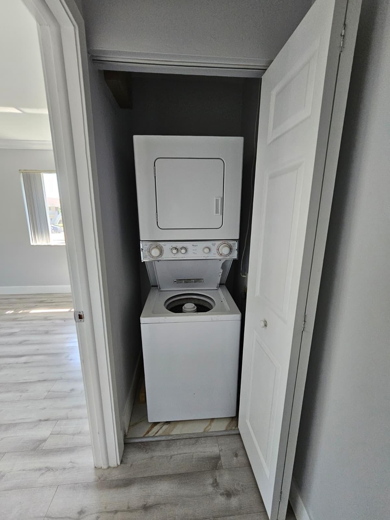 2148 Sherwood Forest Boulevard - Photo 31