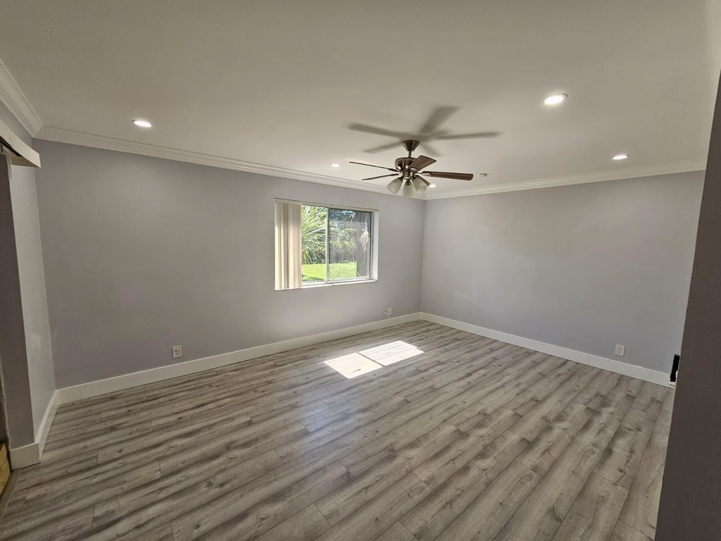 2148 Sherwood Forest Boulevard - Photo 10