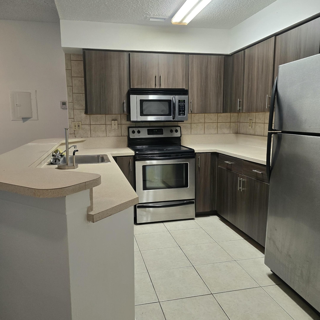 2445 Sw 18th Terrace - Photo 0