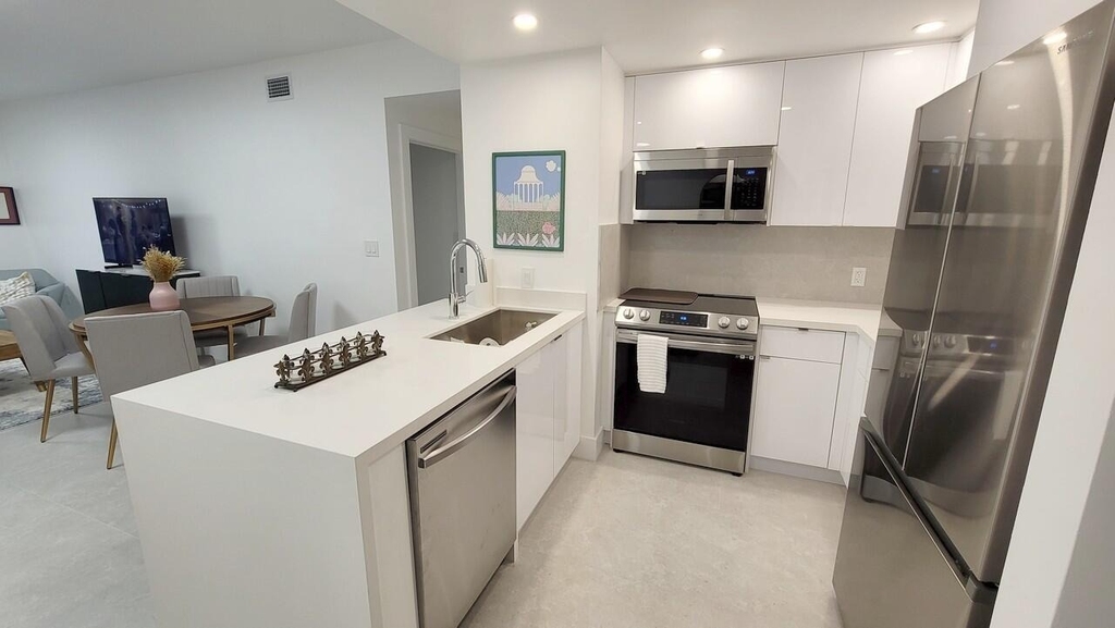 185 Se 14th Terrace - Photo 11