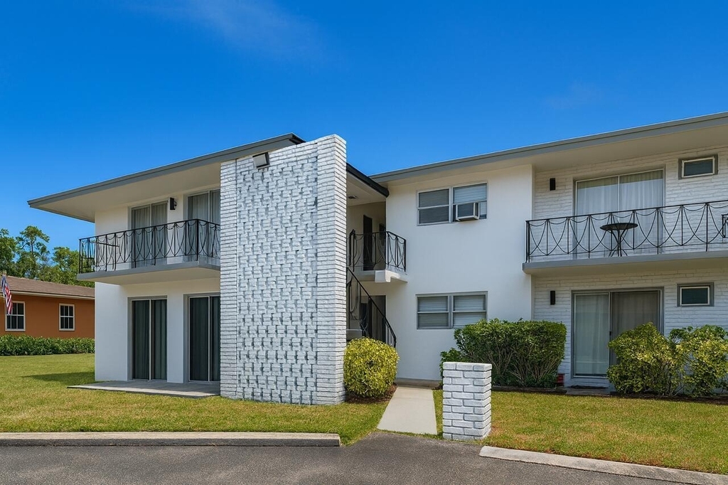 6150 Sw 37th Street - Photo 1
