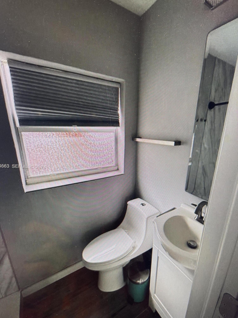1329 Ne 5th Avenue - Photo 6