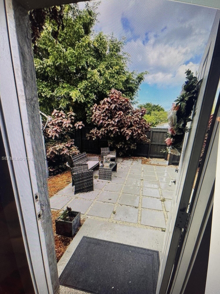 1329 Ne 5th Avenue - Photo 7