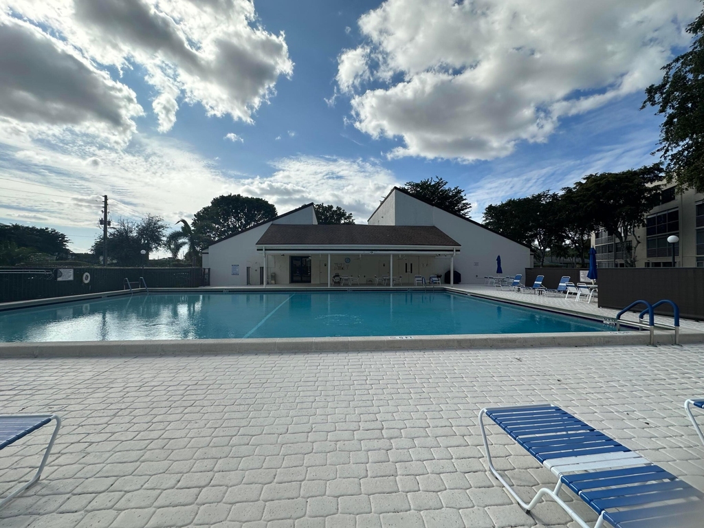 3138 Via Poinciana - Photo 17