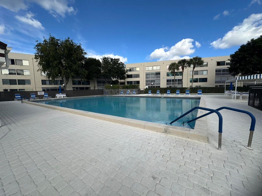 3138 Via Poinciana - Photo 18