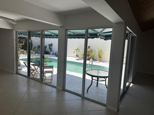 112 E Coral Fish Lane - Photo 0