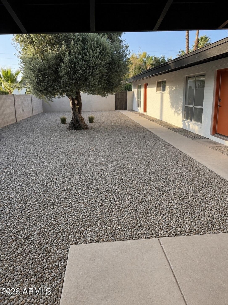 2731 E Montecito Avenue - Photo 7