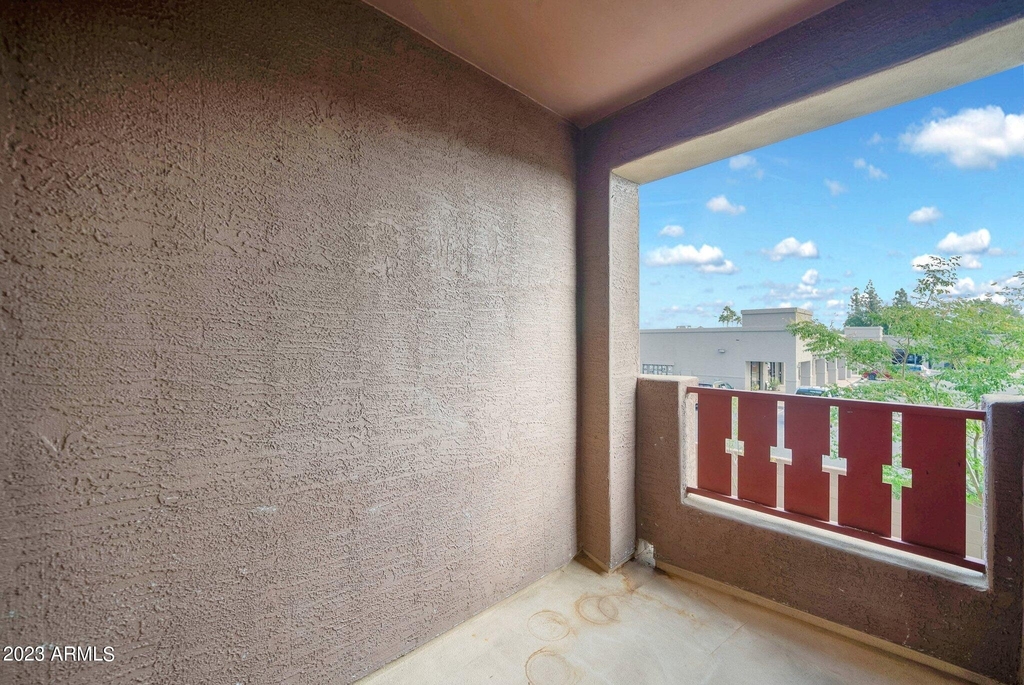 240 W Juniper Avenue - Photo 9