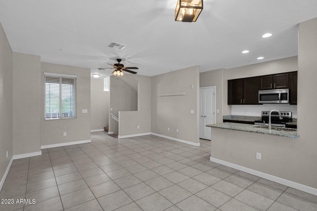 240 W Juniper Avenue - Photo 13