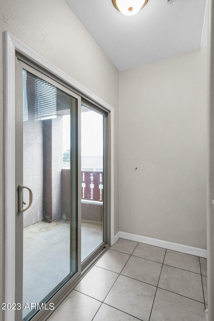 240 W Juniper Avenue - Photo 8