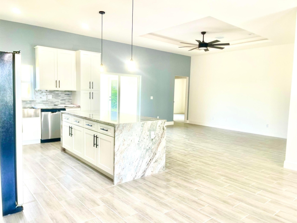 1260 Se Larkspur St Street Se - Photo 5