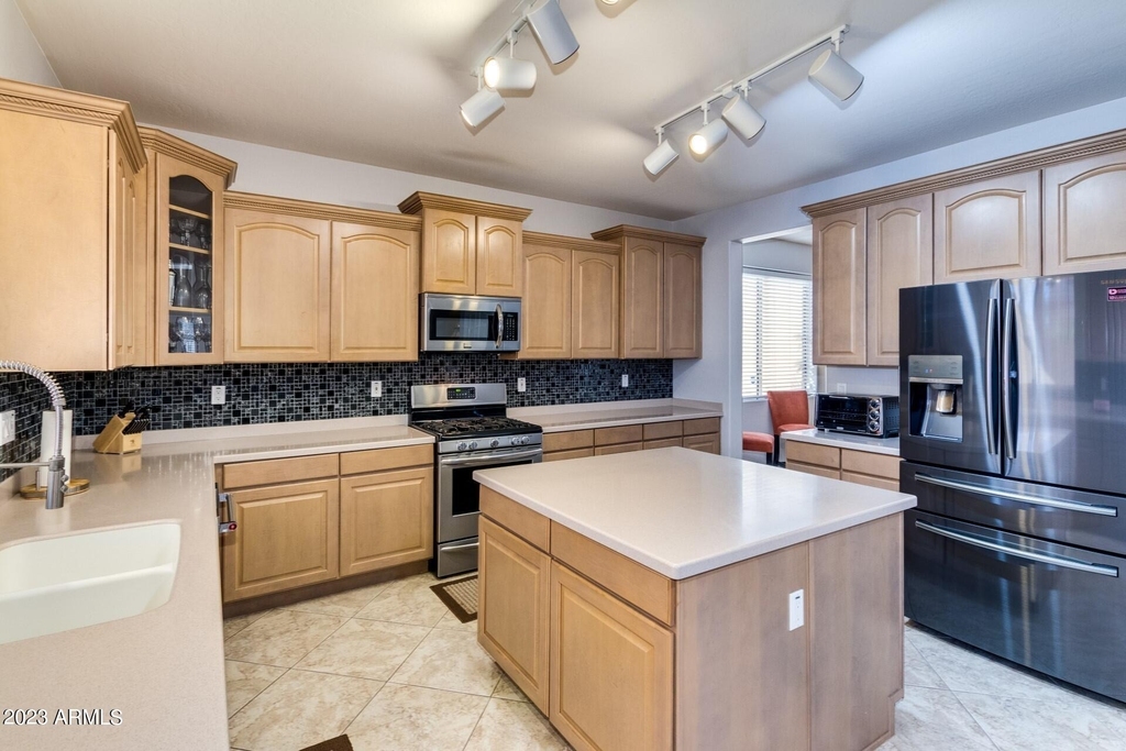4815 N 96th Lane - Photo 2