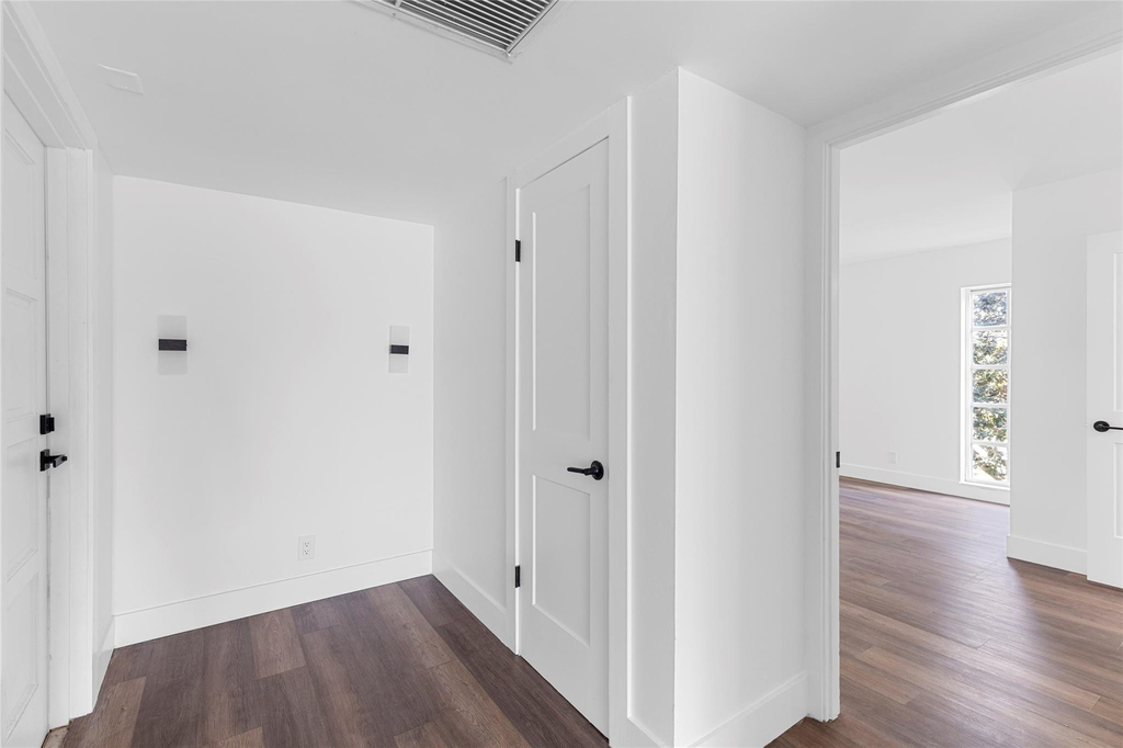 2800 N Palm Aire Drive - Photo 14
