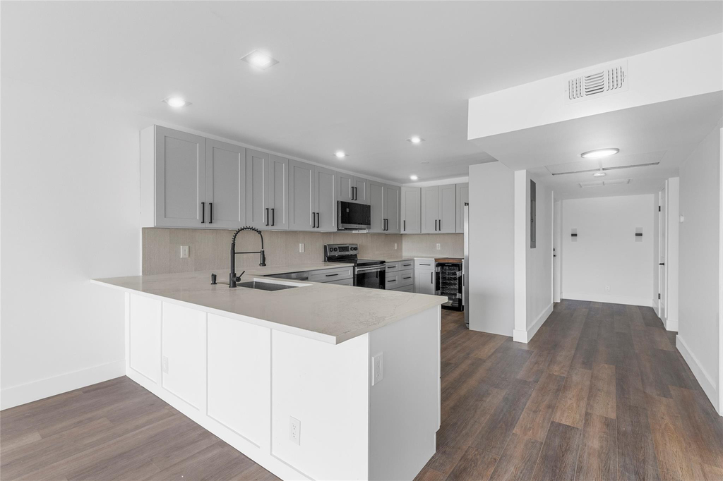 2800 N Palm Aire Drive - Photo 5