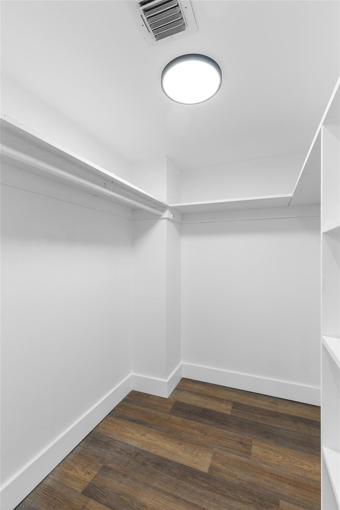 2800 N Palm Aire Drive - Photo 16