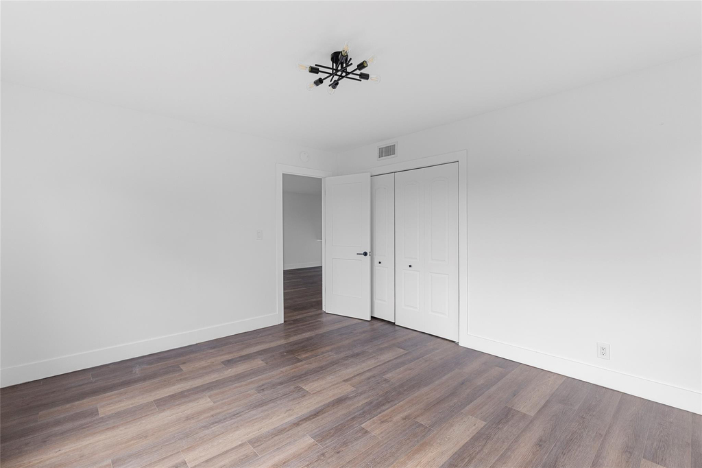 2800 N Palm Aire Drive - Photo 20