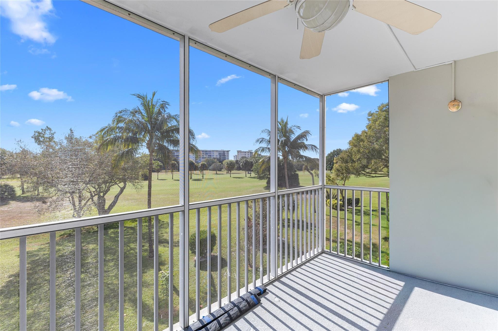 2800 N Palm Aire Drive - Photo 21