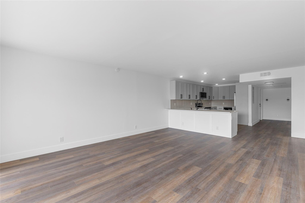 2800 N Palm Aire Drive - Photo 10